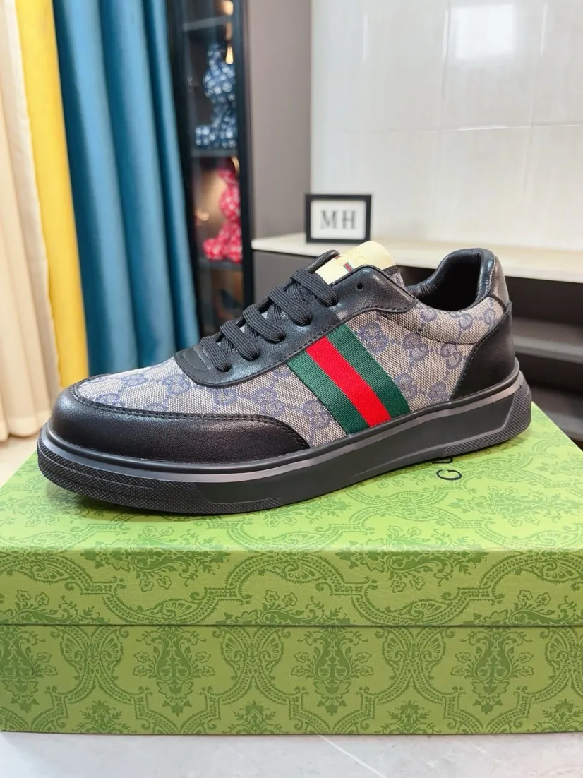 Men's shoes 💰400🌹🌹GUCCI [Gucci] New high-end brand of men's shoes, the latest fashionable casual men's shoes, trendy and versatile style, relaxed and sporty style, uppers imported from Italy, first-layer cowhide, genuine leather lining and ultra-fine workmanship. Original personalized fashionable rubber wear-resistant outsole, light and comfortable on the foot, size 38-44